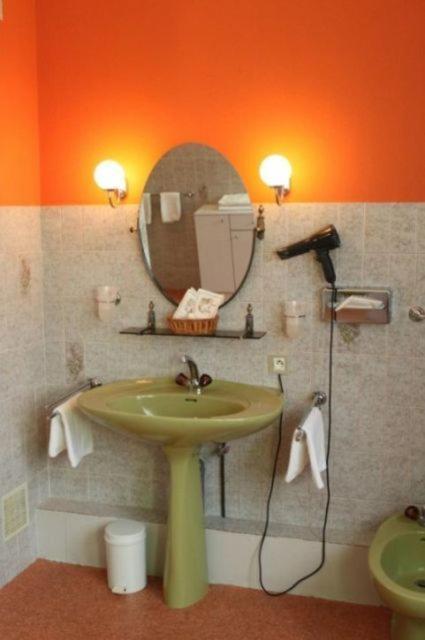 Aux Armes De France Hotel Ammerschwihr Room photo
